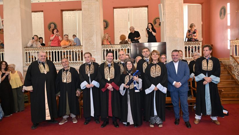 Επίτιμη διδάκτορας του Τμήματος Μουσικών Σπουδών της Φιλοσοφικής Σχολής αναγορεύθηκε η διακεκριμένη συνθέτρια Ελένη Καραΐνδρου